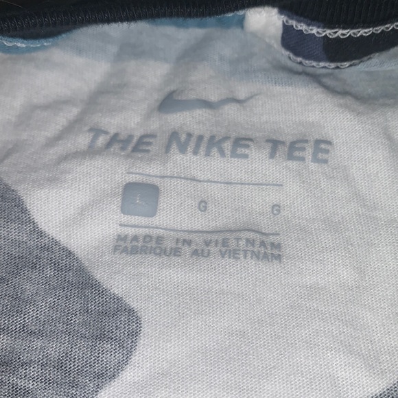 Camo blue white and black Nike Tee - Picture 3 of 3